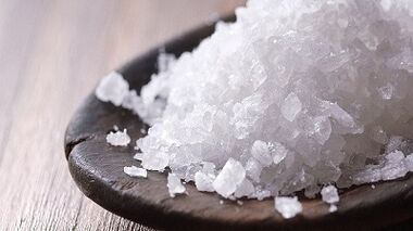Salt lotion for treating lumbar osteochondrosis